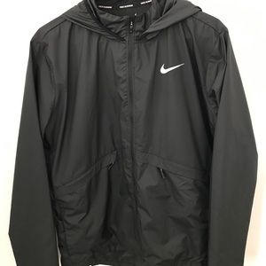 NIKE RUNNING WINDBREAKER